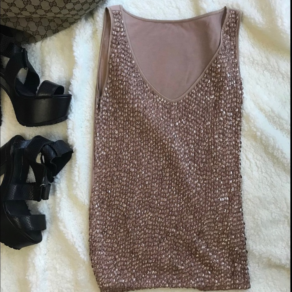 Nude Fish-Scale Tank